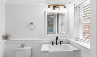 55 Wonderview Cir, Belfast, ME 04915