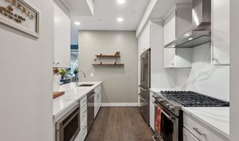 625 SLATERS Ln 201, Alexandria, VA 22314