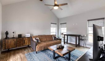 164 Crescent Rdg, Adkins, TX 78101