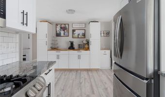 5 Versailles St, Cranston, RI 02920