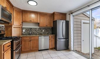 586 W 1950 N, Centerville, UT 84014