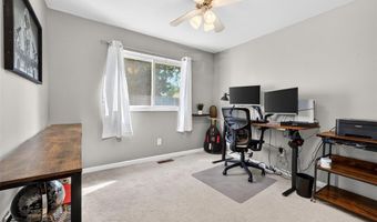375 Novara Dr, Ballwin, MO 63021