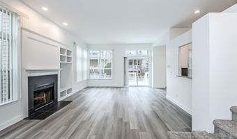 1366 N Bay Dr, Ann Arbor, MI 48103