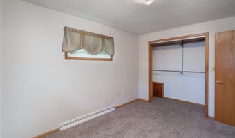 915 Sharondale Dr, Amherst, OH 44001
