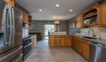 109 Kristy Ln, Mankato, MN 56001