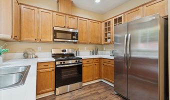 12805 SW NIGHT HERON Ln 102, Beaverton, OR 97007