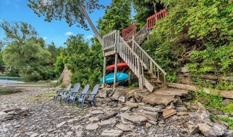 220 Way Ln, Bridport, VT 05734