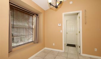 1052 ROYAL OAKS Dr, Apopka, FL 32703