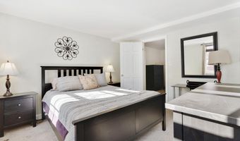 24 E HAMBURG St, Baltimore, MD 21230