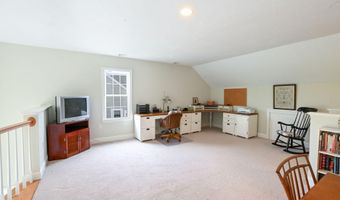 16 Amberwood Ct, Bourne, MA 02532