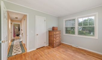 15 Lake Wallkill Rd, Alloway, NJ 07461