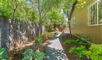 488 SW Forest Grove Dr, Bend, OR 97702