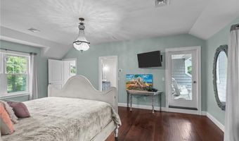 1004 Great Rd, Lincoln, RI 02865