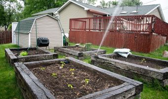 129 Edgewood Dr, Bedford, IN 47421