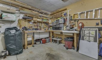 1521 Secretariat Ln, Indianapolis, IN 46217