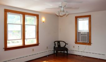 126 Chestnut St, Branford, CT 06405