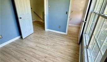 125 Goldenrod Dr, Middletown, RI 02842