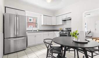 1250 Cranston St, Cranston, RI 02905