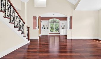 75 Wood St, Bristol, RI 02809