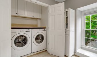 18 S MONTANA St, Arlington, VA 22204