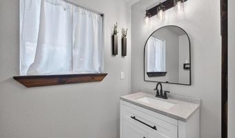 16 Hadley Ln, Blanchard, ID 83804