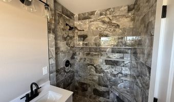 856 Rustwood Dr, Biloxi, MS 39532