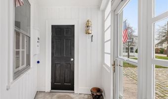 20 Elmsgate Way, East Providence, RI 02916