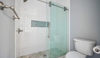 4049 COLUMBIA Pike, Arlington, VA 22204