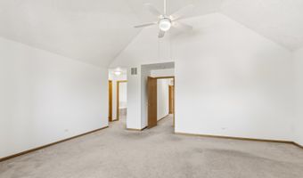 546 N 4th Ave, Addison, IL 60101