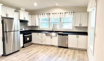 209 Goldenrod Ln E, Altoona, WI 54720