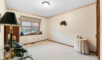 1114 Packard PL Pl, Auburn, IN 46706
