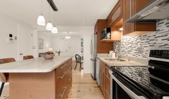 147 W HILL St, Baltimore, MD 21230
