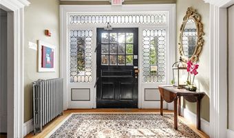 36 Kay St 5, Newport, RI 02840
