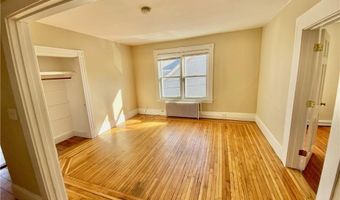 67 Roseneath Ave 2, Newport, RI 02840