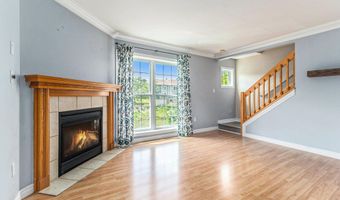 1017 Bluestem Ln, Ann Arbor, MI 48103