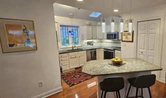 46 Stetson Pl 46, Danbury, CT 06811