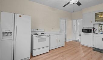 1305 Plainfield St, Johnston, RI 02919