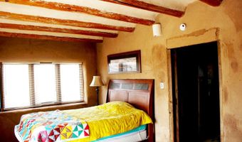 567 A Tune Dr, Arroyo Hondo, NM 87513