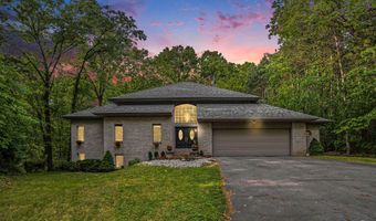 240 Pettis Ave NE, Ada, MI 49301