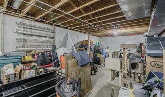 9038 Lahring Rd, Argentine, MI 48436
