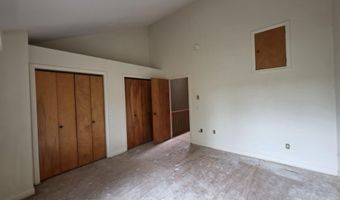 9 Evergreen Ln, Brattleboro, VT 05301