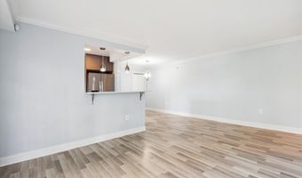 5909 QUANTRELL Ave 203, Alexandria, VA 22312