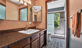 12757 Chamberlain Rd, Aurora, OH 44202