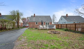 19 Beckwith Dr, Plainville, CT 06062