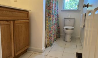 1025 Seaman Ave, Beachwood, NJ 08722
