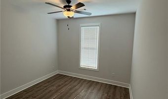 1249 FOX TAIL Ln, Opelika, AL 36801