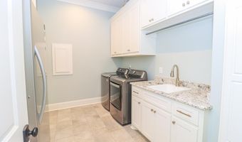 170 Fallen Oak Dr, Brandon, MS 39047