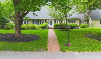 28 Lincoln Dr, Acton, MA 01720