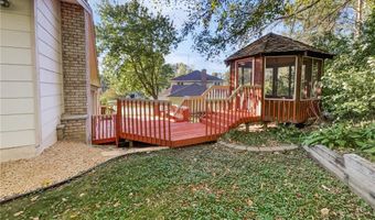 1531 Briarknoll Cir, Arden Hills, MN 55112