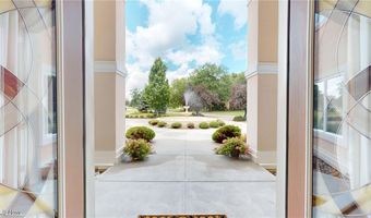 460 Berwick Cir, Aurora, OH 44202